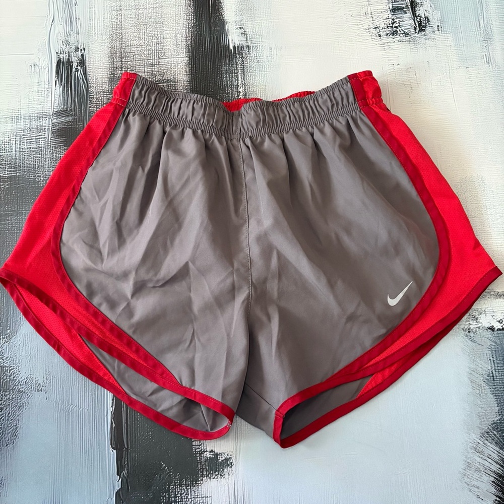 Nike Dri-FIT Tempo Running Shorts Women’s Small Gray with Red Trim